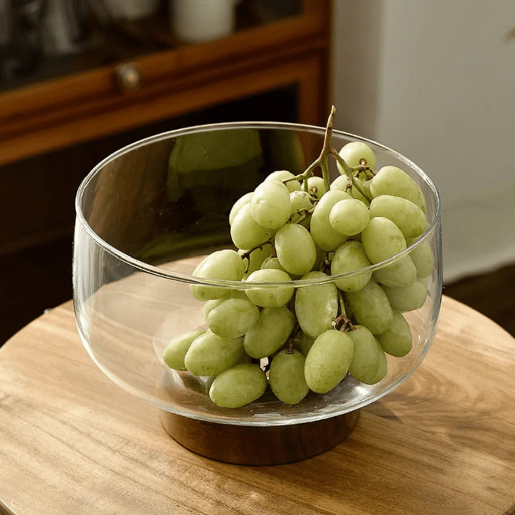 Obstteller aus Glas mit Holzsockel